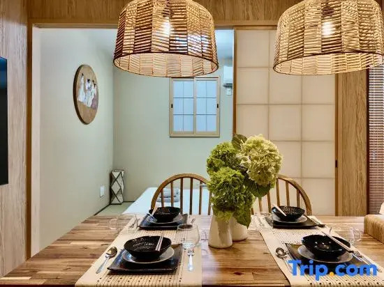 "JiaJian" 2-10 people brand 3 floors 4 rooms 3 toilets 2 showers 1 living room 1 kitchen