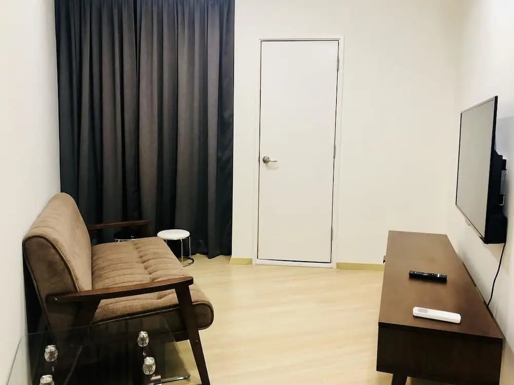 Lusso Suite Island Plaza