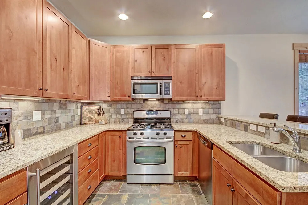 6509 Settlers Creek Townhomes by RedAwning