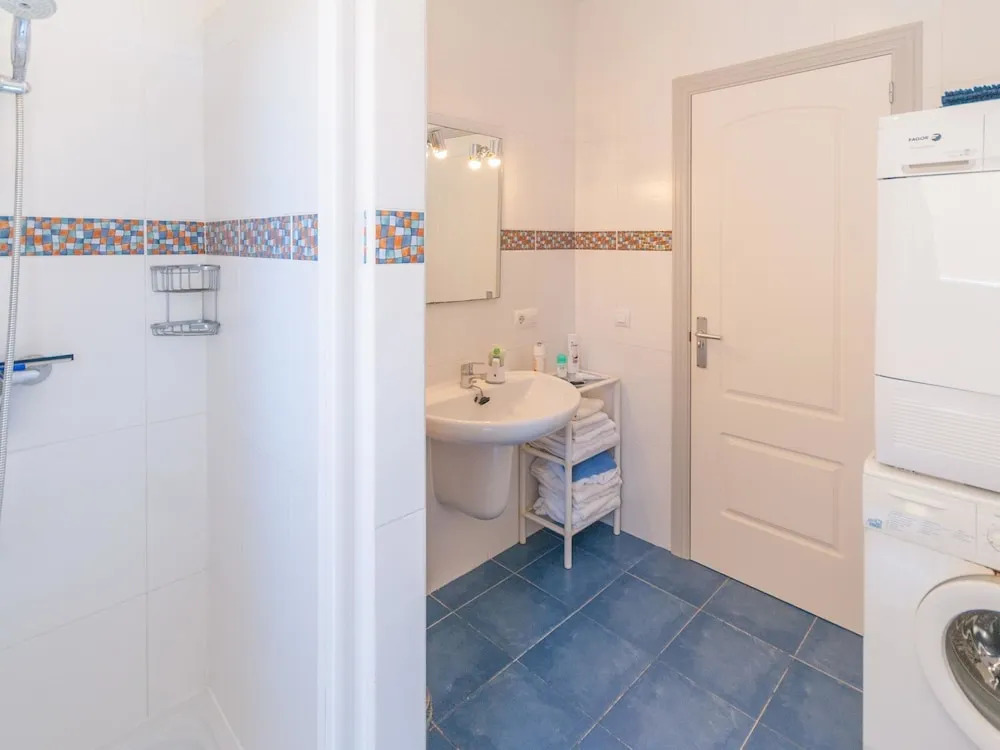 Fantastic Villa for 6 People With Communal Pool in Vilacolum