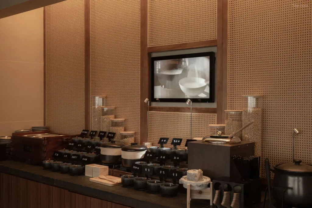 Отель Atour Orign Hotel Chengdu Kuanzhai Alley Changshun Street