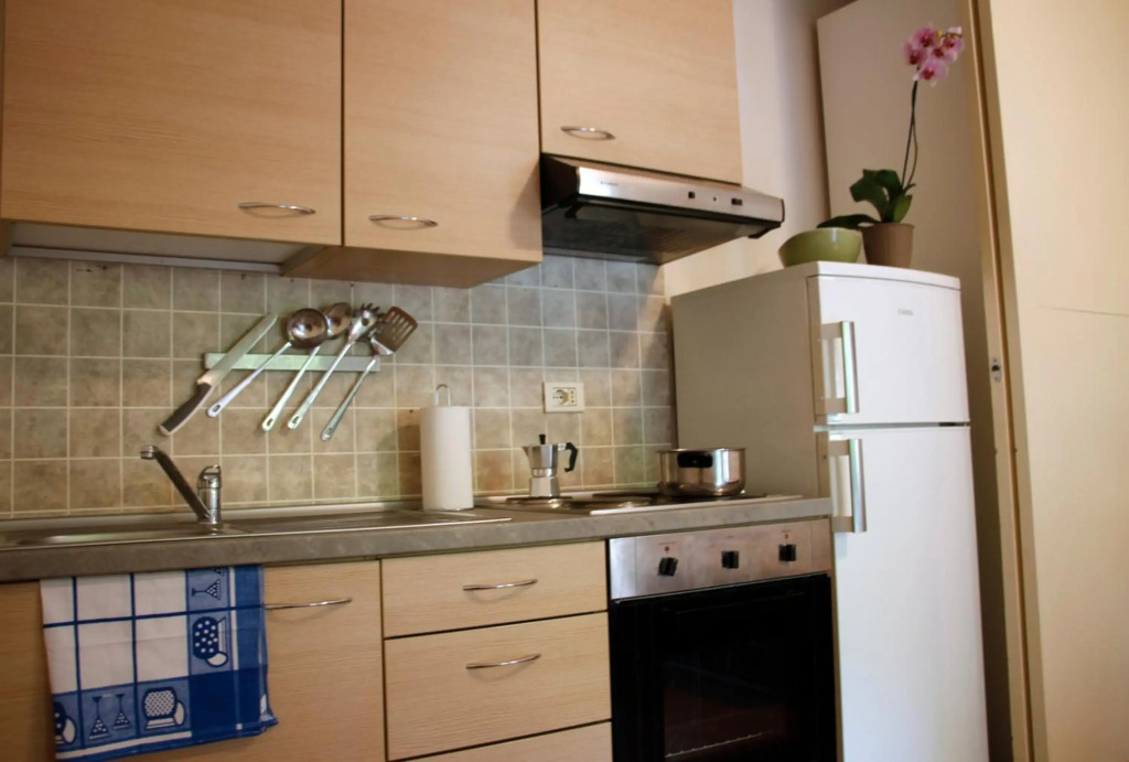 Basement Turati 3 -Consulates District