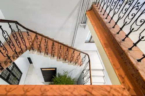 Lanterna Rooms City Center