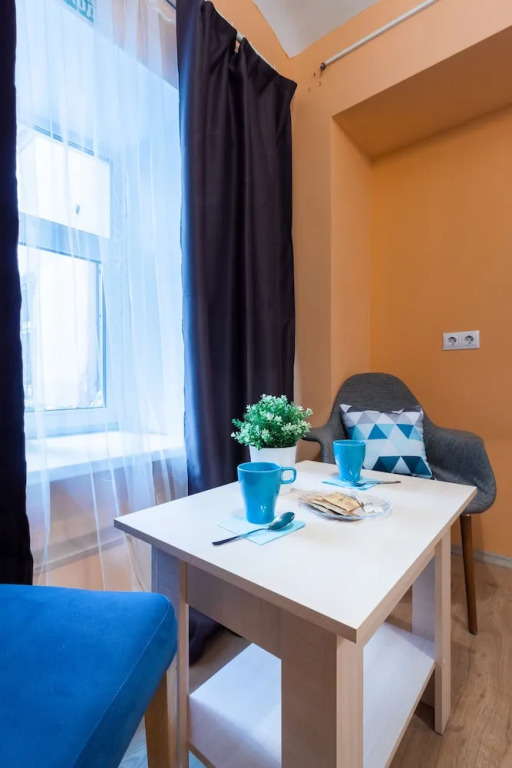 Mini-hotel 12 stuliev