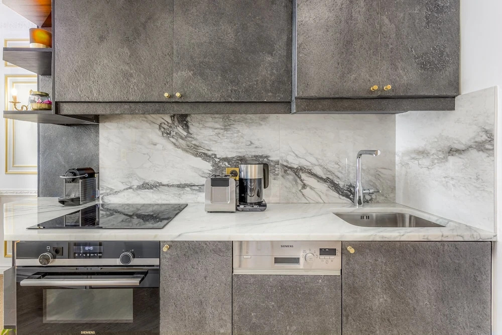 Luxury 6Bdr 5Bth Heritage Building - Louvre View
