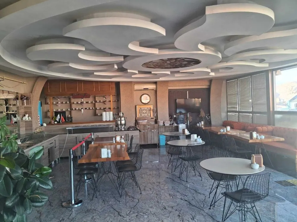 Crystall Hotel