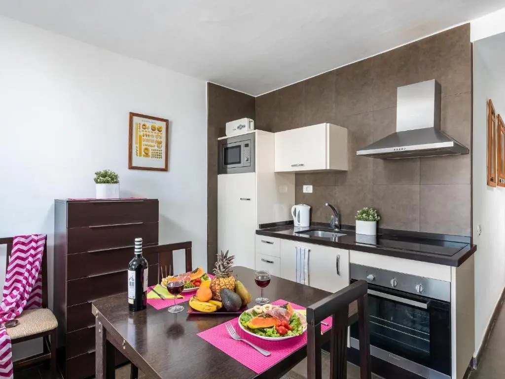 603 Studio Comodoro first sea line