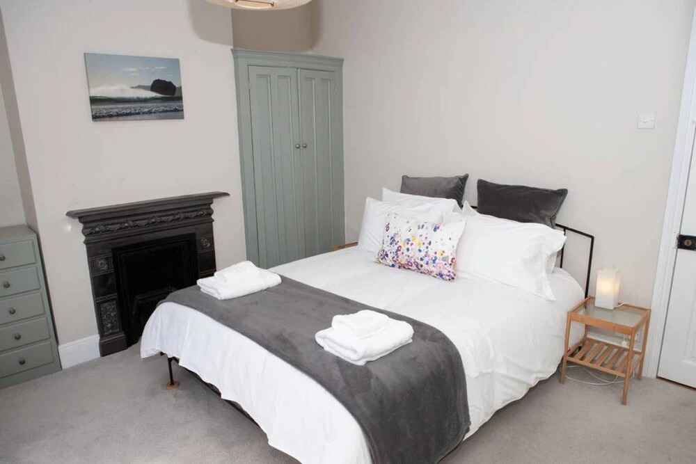 Splendid 3 Bedroom House Near Roman Bath