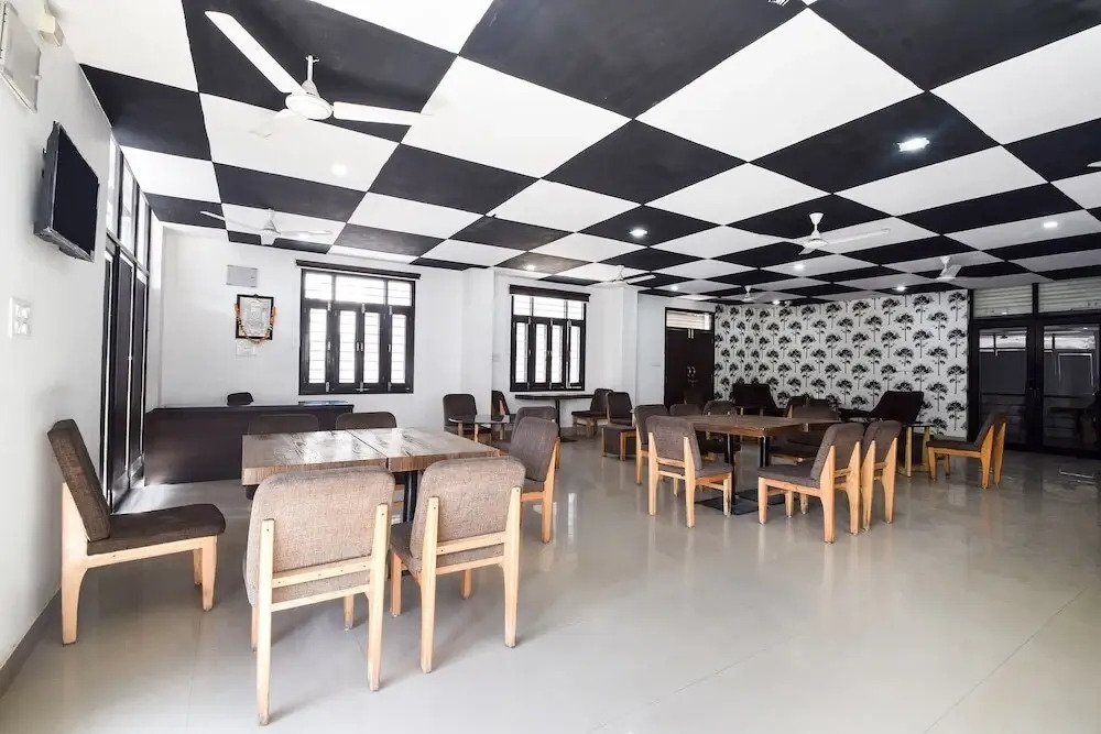 Hotel Abhinam By OYO Rooms