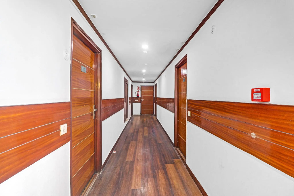 OYO Townhouse 604 The Royal Galaxy