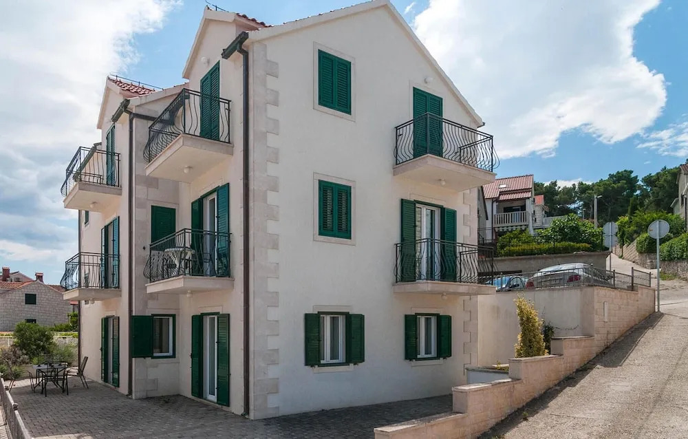 Nice Apartment in Postira With Wifi and 2 Bedrooms