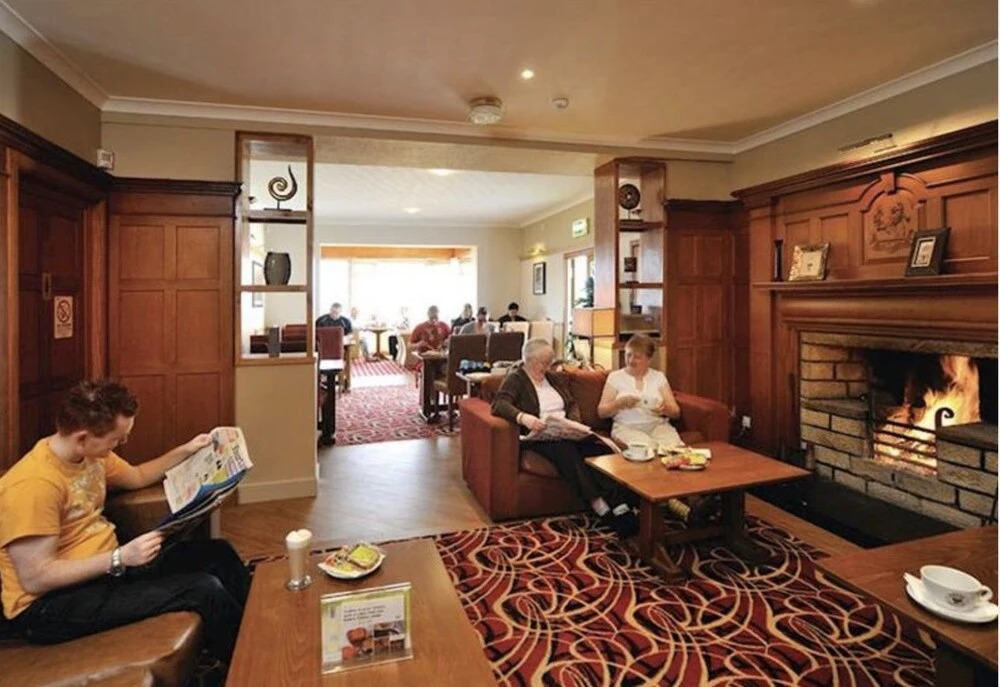 Luxury Lodge Embo