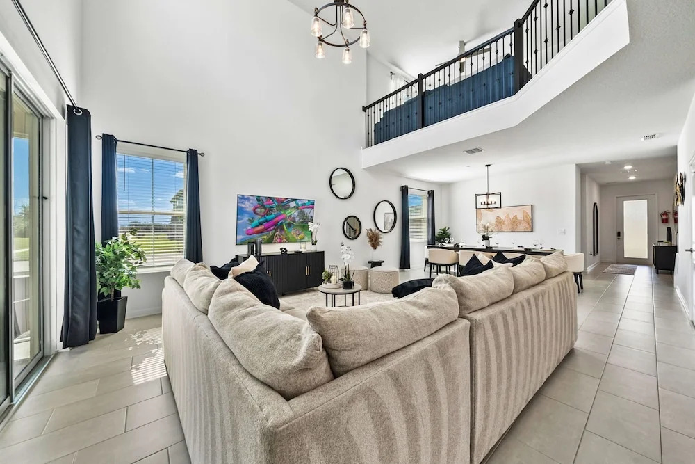 Fabulous Villa 5Bd Pool & Spa - Next to Disney 611