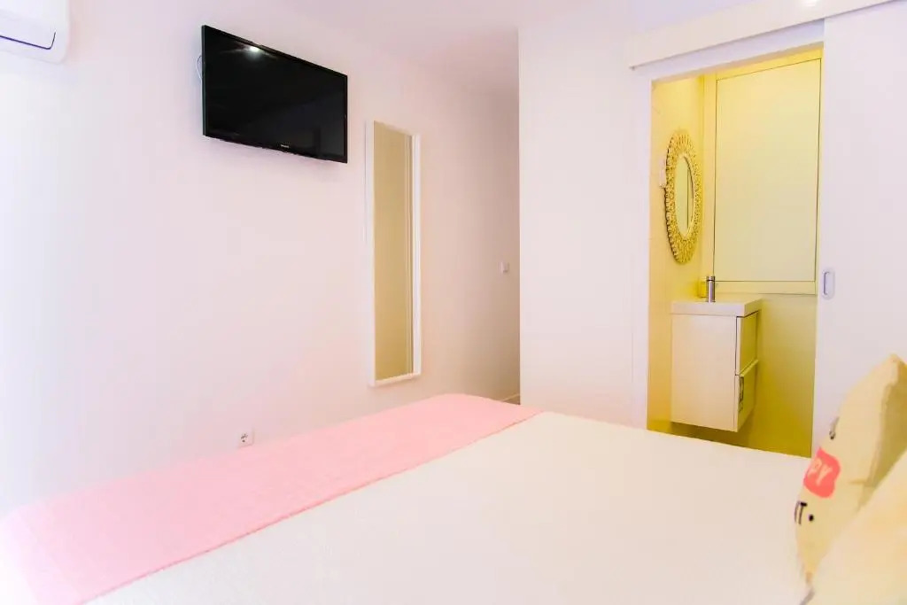 Iris Apartment