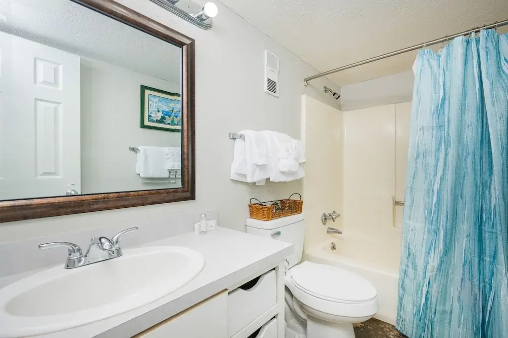 Island Winds West 380 3 Bedroom Condo