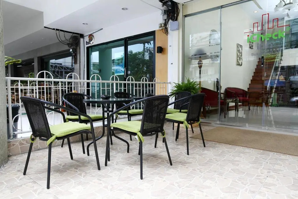 V Check inn Sukhumvit 22