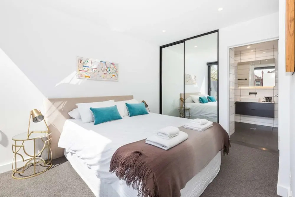 Executive 3 br Caulfield North