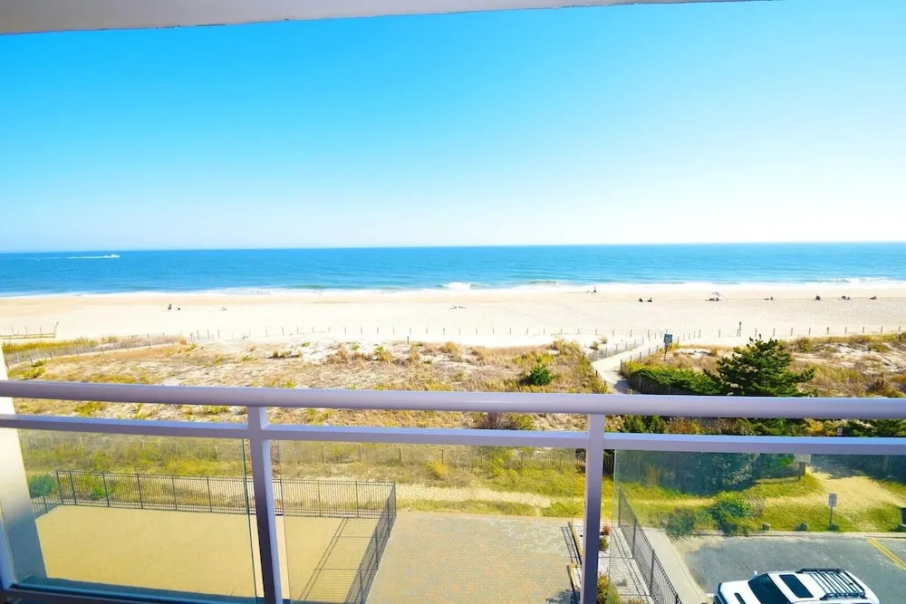 Towers 401 2 Bedroom Condo by RedAwning