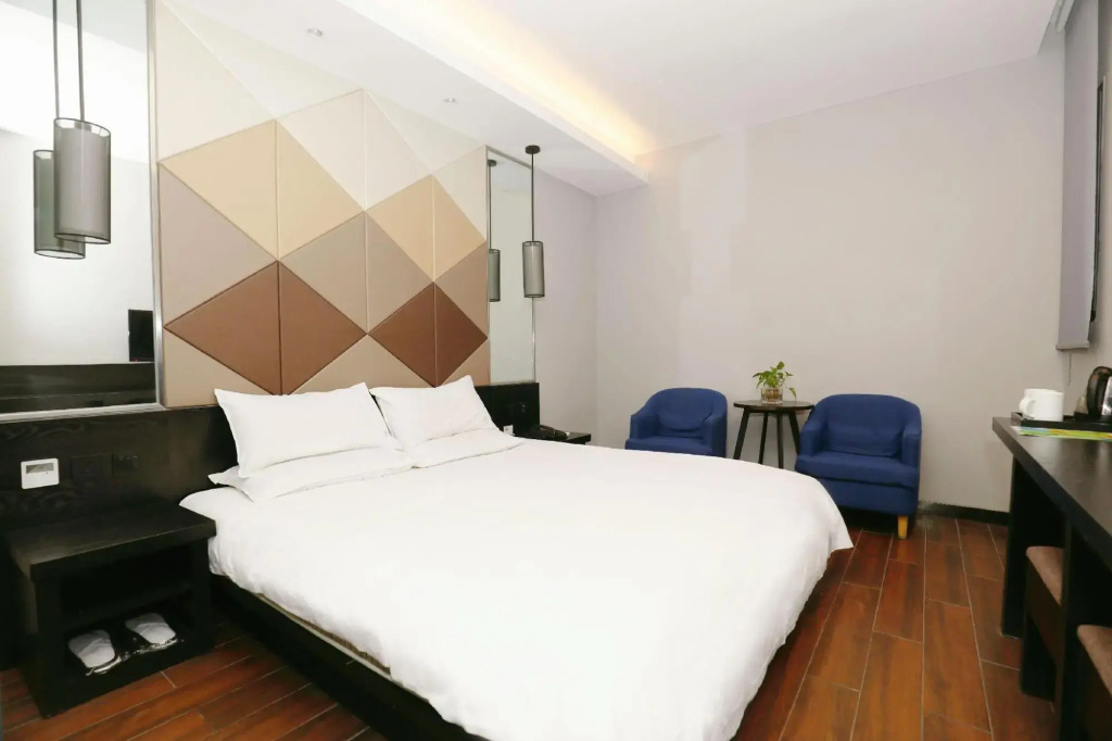 Luckyland Trade Building Hotel