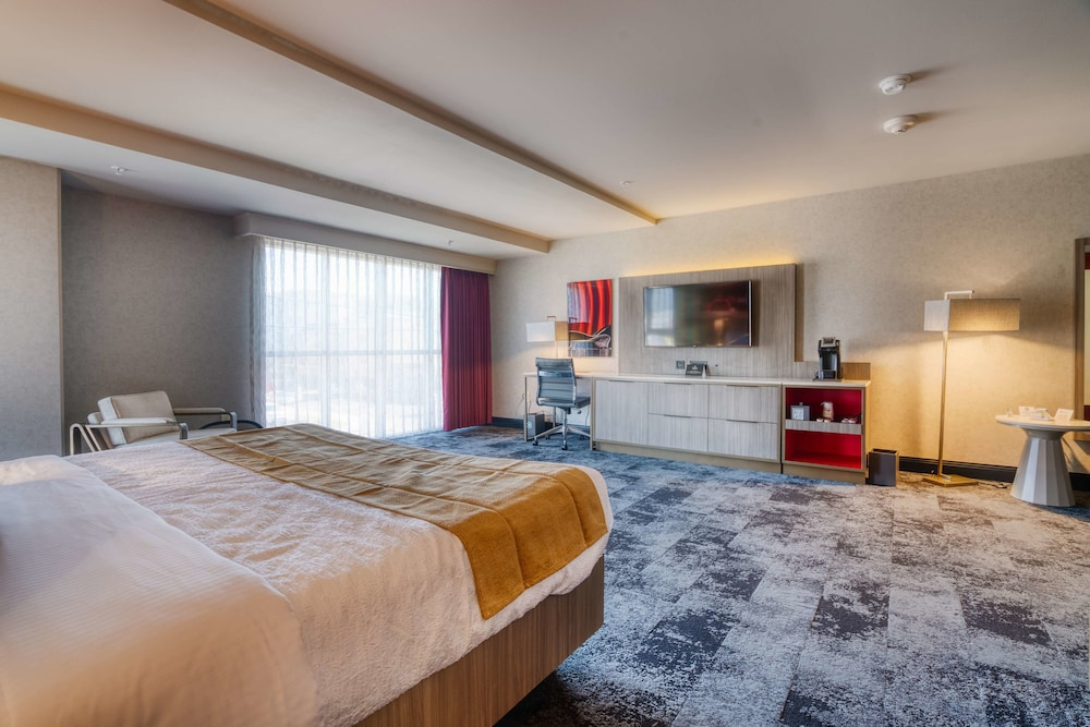 Best Western Premier NOHO Inn