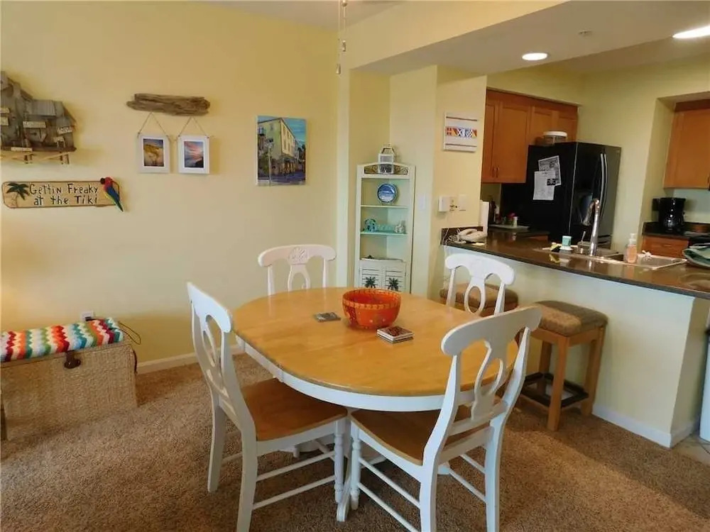 Harbourgate Marina #602 2 Bedroom Condo