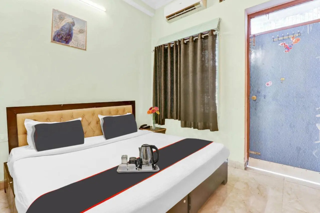 Collection O 70329 The Dev Hotel