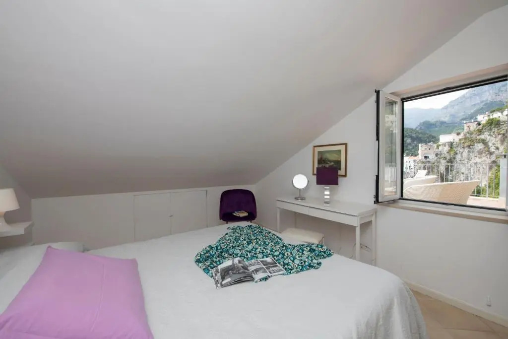Rooftop flat in Amalfi Central "Panoramic view, Near the beach,Terrace "