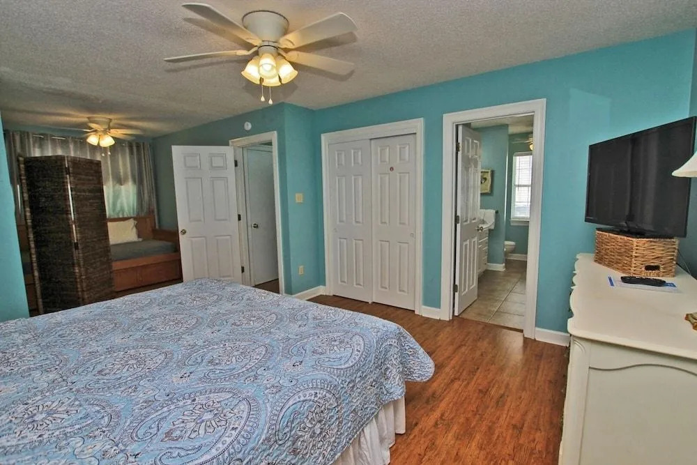 My Friend's Place by Youngs Suncoast