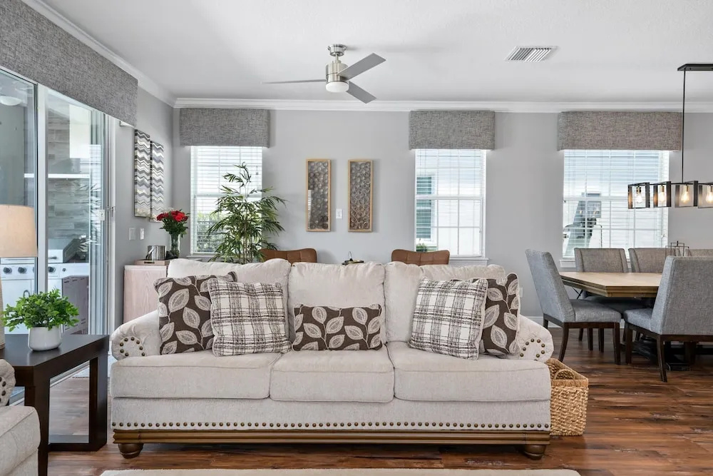 Entire Home in Four Corners Florida Reu101