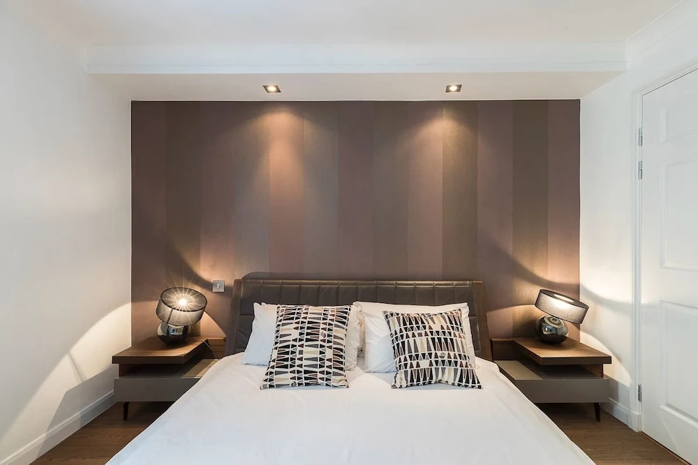 Three Bed Greville Luxury Apt Parking 1