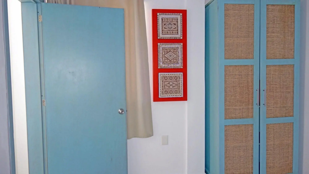 El Fuerte Beach Apartments