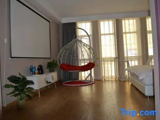 Huai'an Crystal Lover Themed Homestay (Leyuan Building Jinma Plaza)