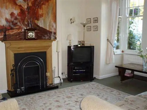 Roslyn House