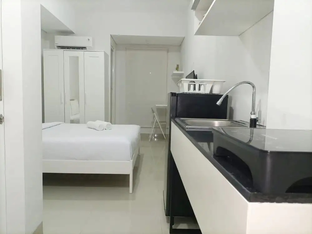 Comfortable And Tidy Studio At Barsa City Apartment