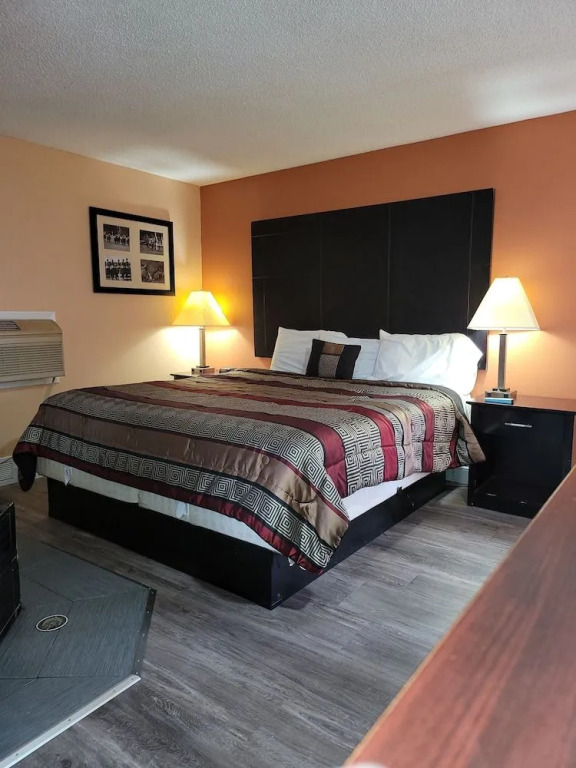 Four Season Motel