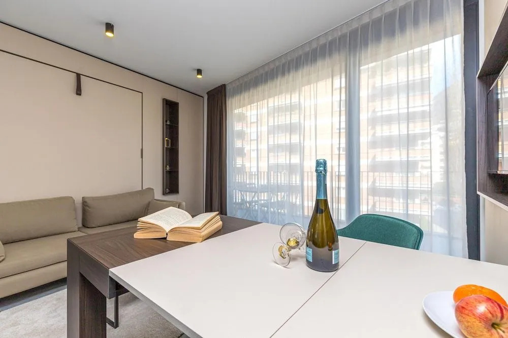 Icon H 208 Suite Micro-living