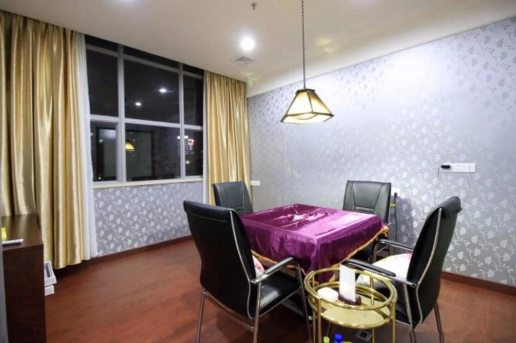 Huayang Hotel