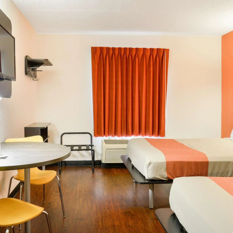 Motel 6-Toledo, OH