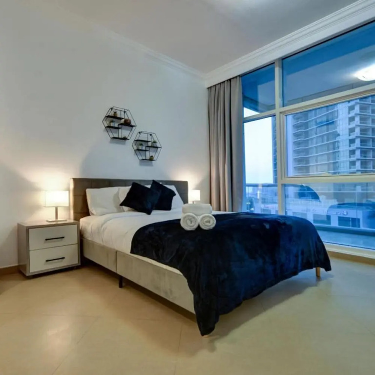 Stunning Apartment with balcony Dubai Marina