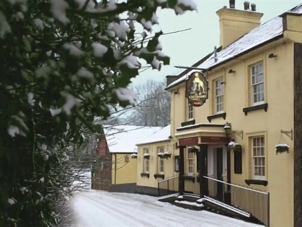 Greyhound Inn Wigginton