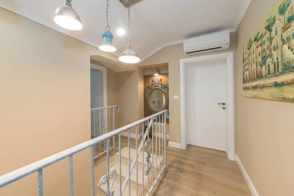 Villa Eleganza With Pool For 9 Guests , Zadar