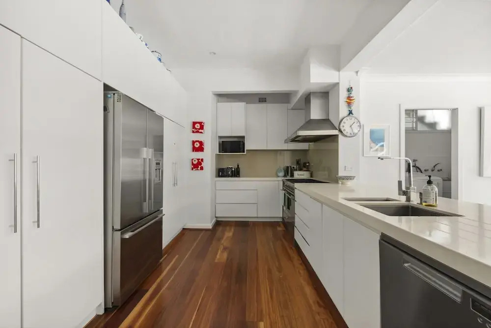 Poolside Stay - Close to Taronga Zoo & Luna Park