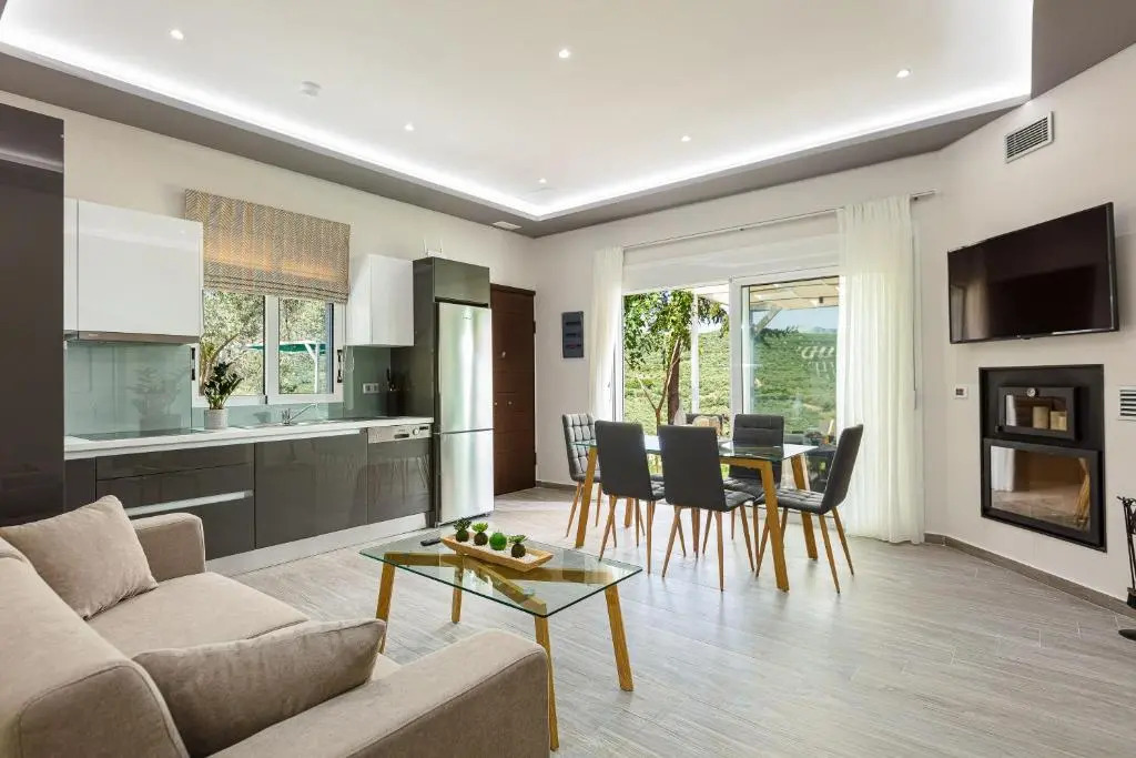 MariAndry Villa, Secluded Retreat with Pool, BBQ & HotTub, By ThinkVilla