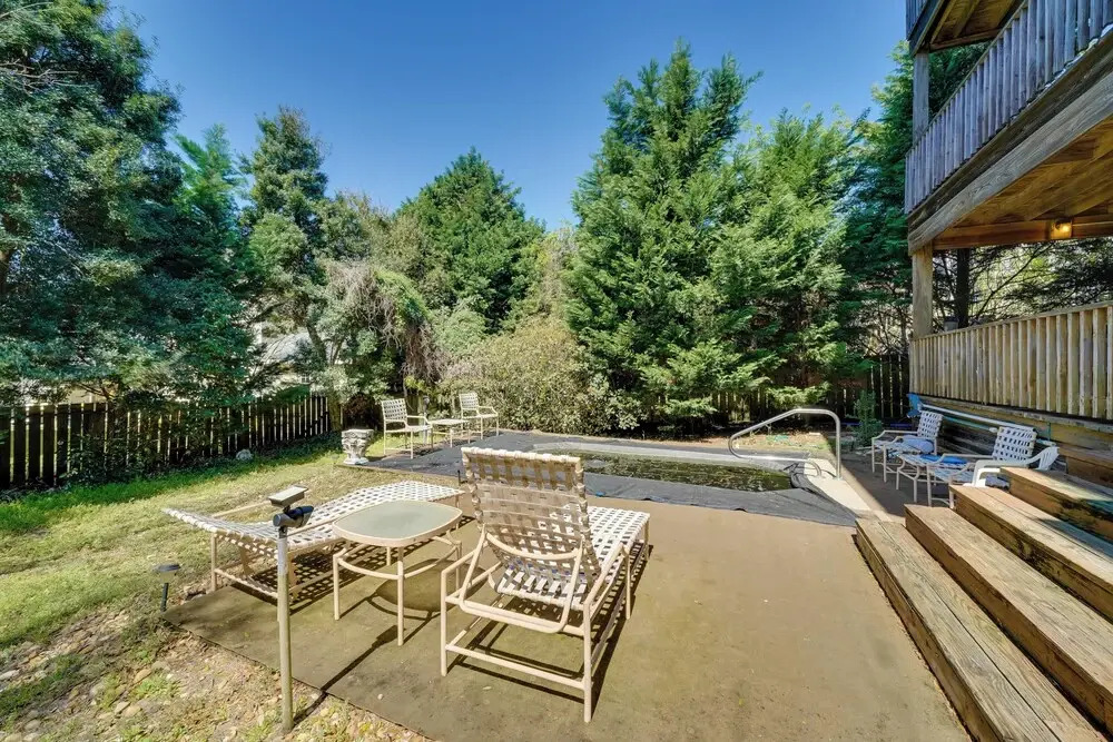 Spacious Kill Devil Hills Getaway w/ 3 Decks!