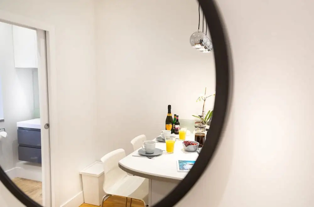 Central Plymouth Apartment By University