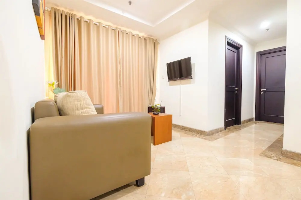 Spacious Riverside Pluit Apartment