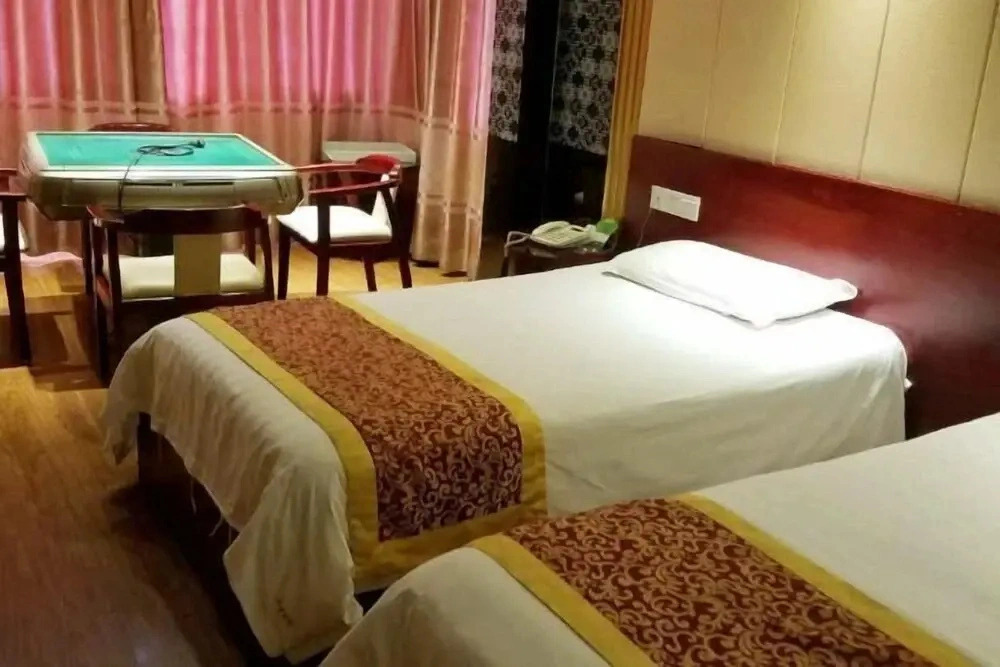 Huatang Shishang Hotel