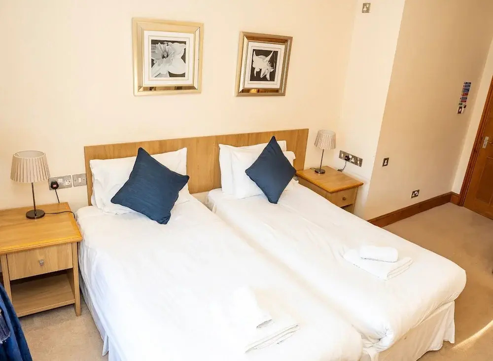 The George Hotel