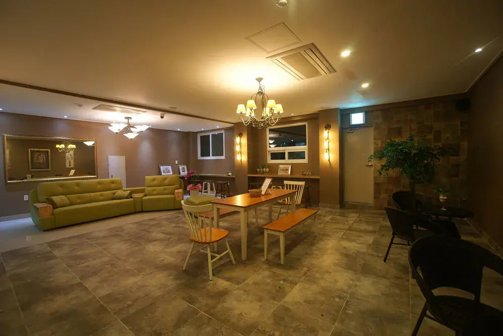Orange Tree Hotel