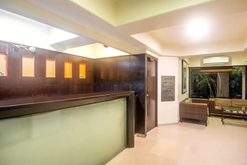 Capital O 45497 Savoy Suites